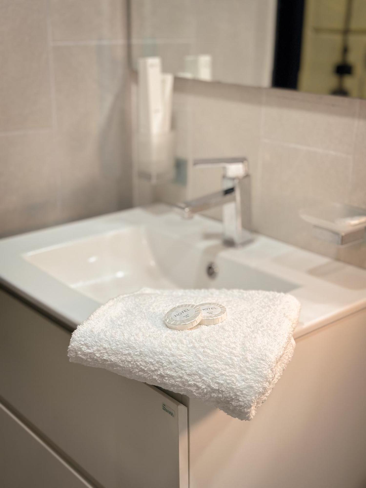 Tiroents Hotel Gyumri Ngoại thất bức ảnh